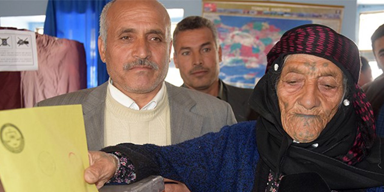 131 yaşındaki Türkiye'nin en yaşlı kadını hayatını kaybetti