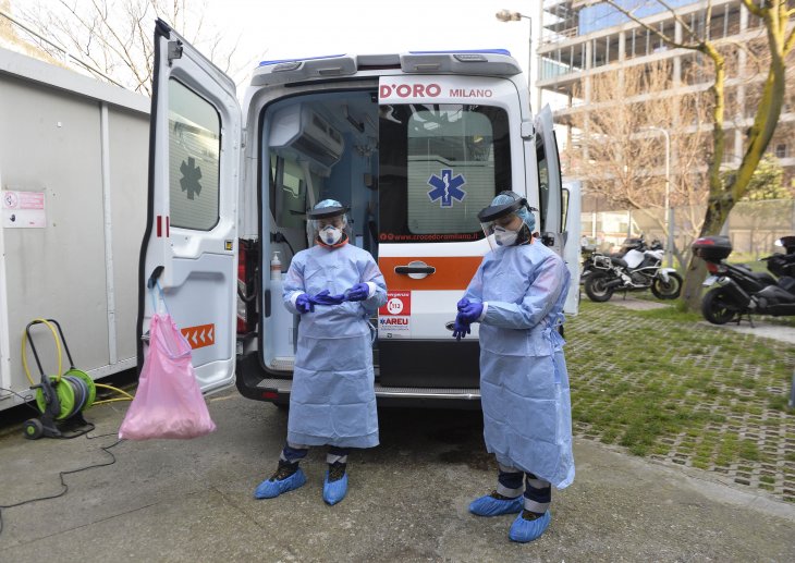 İtalya'da 1 günde koronavirüsten 475 ölüm