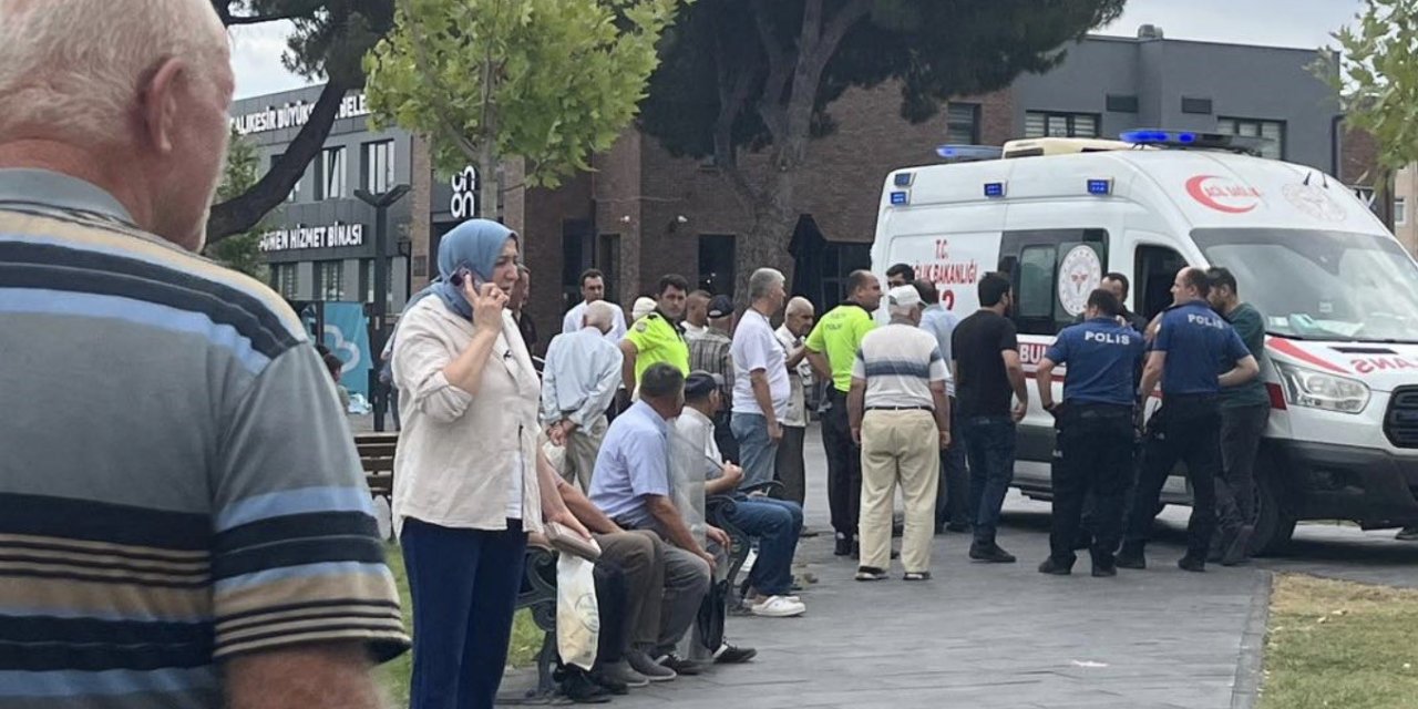 Meydan kavgası can aldı: Birbirlerini bıçakladılar