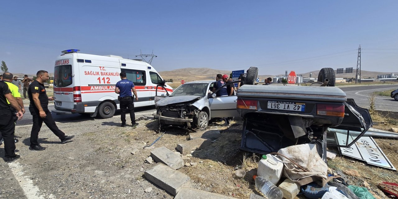 Konya’da adı kaza kavşağına çıkan konumda bu kez otomobiller çarpıştı