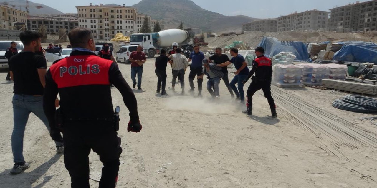 Şantiye savaş alanına döndü! Çok sayıda yaralı var