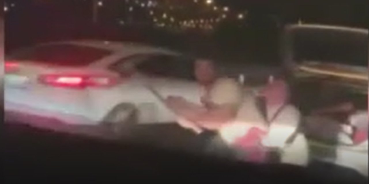 Korna çalan sürücüye baltayla saldırdı