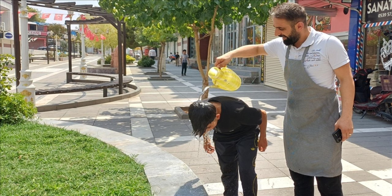 Mevsim normallerinin üzerinde sıcaklıklar ve yer yer yağış alarmı