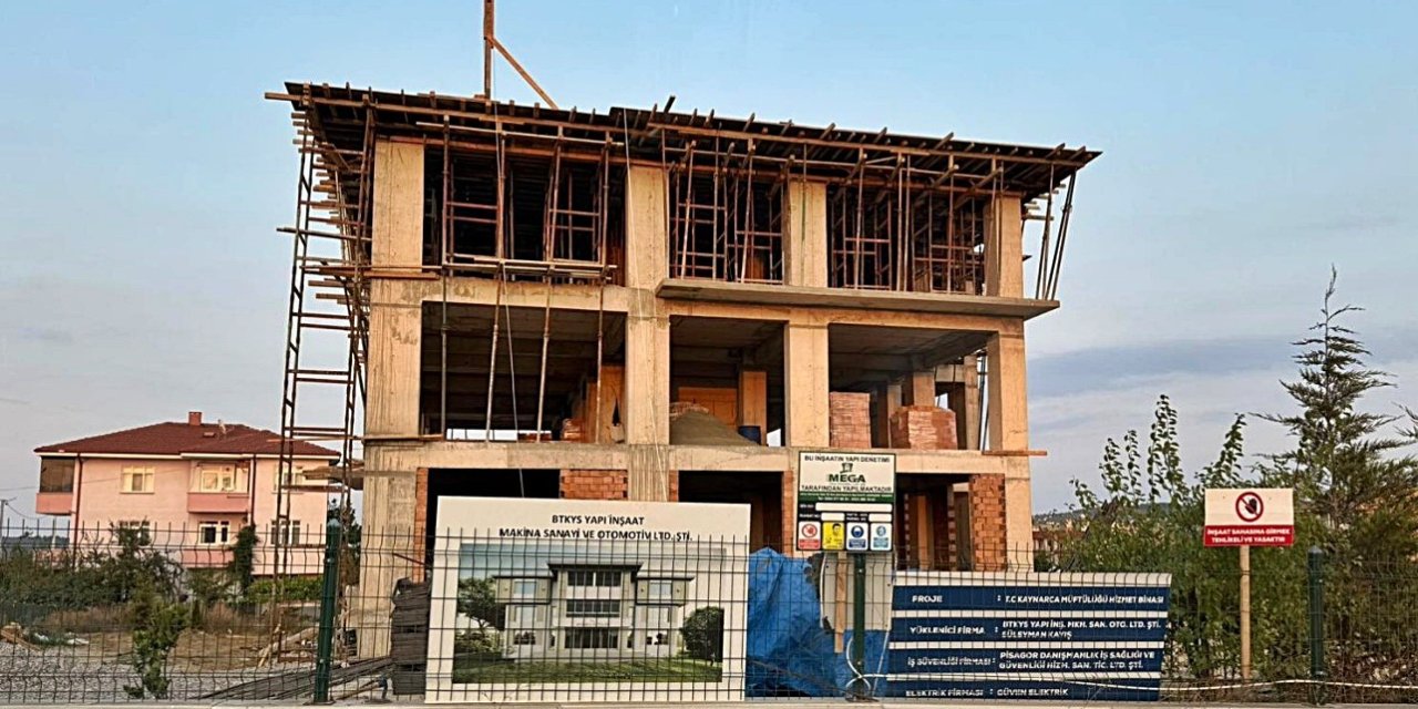 İnşaatın 3’üncü katından düşen işçi öldü