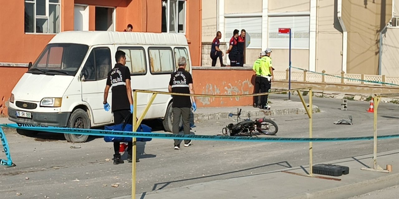 Yeni evli çifti feci kaza ayırdı