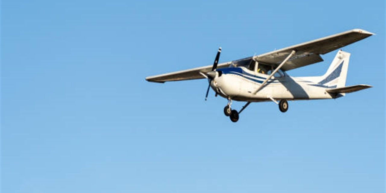 Keşif uçağı düştü: 4 ölü