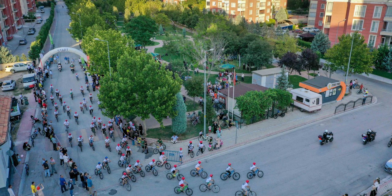 Geleceğin şampiyonları Meram’da düşe kalka pedal çeviriyor