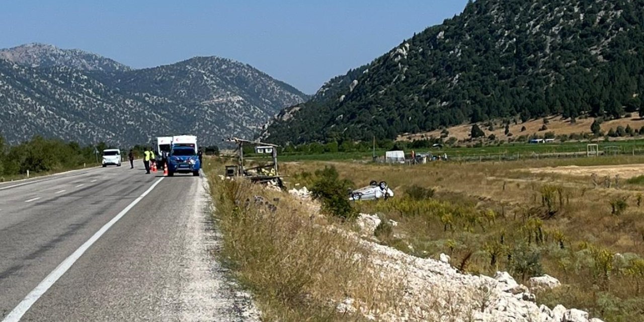 Konya’da otomobil şarampole devrildi! 5 yaralı var