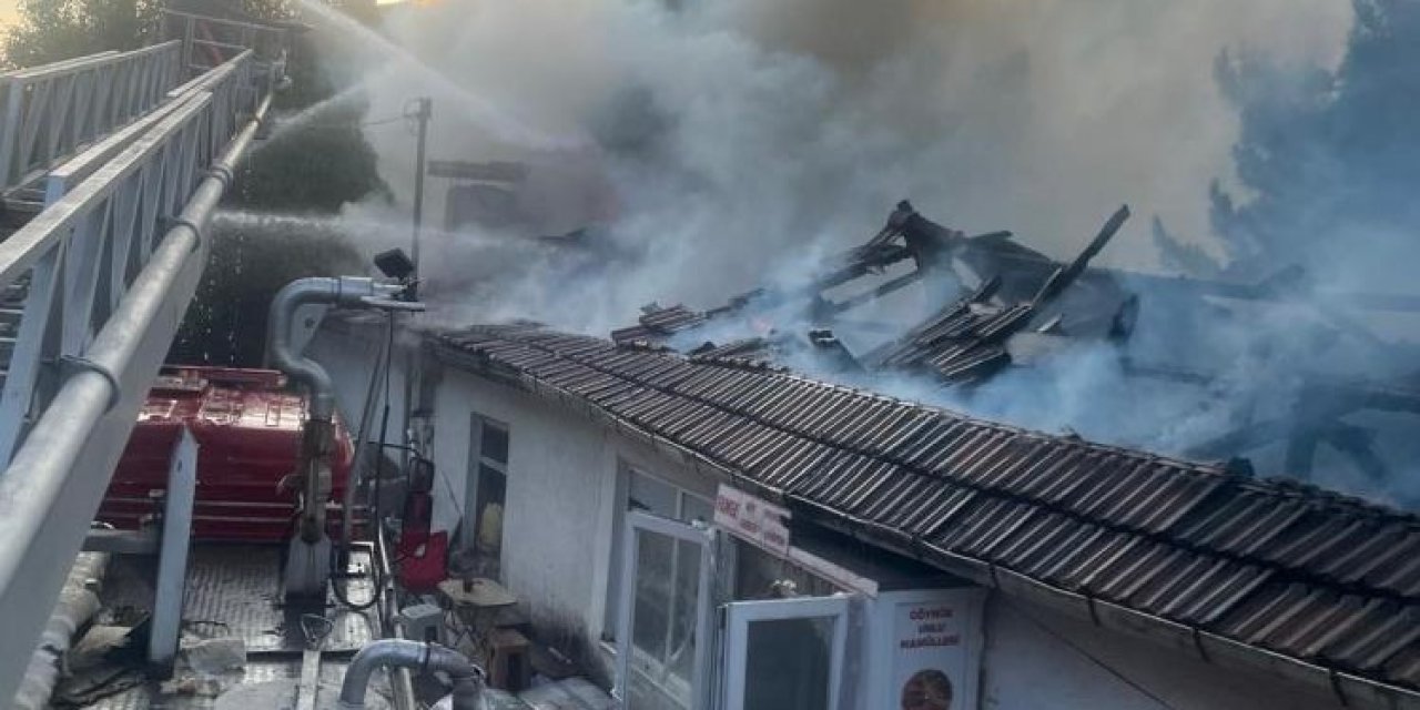 Ekmek fırını alevlere teslim oldu