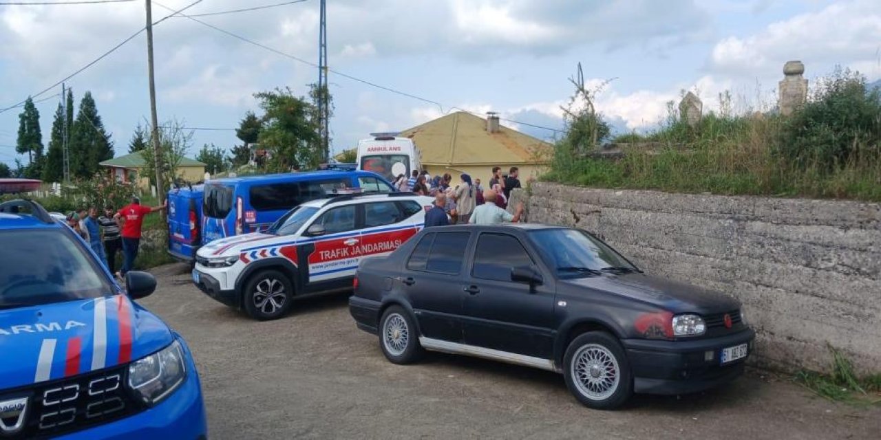 Dehşet veren olay banyoda yaşandı! Eşini bıçaklayıp, tüfekle öldürdü