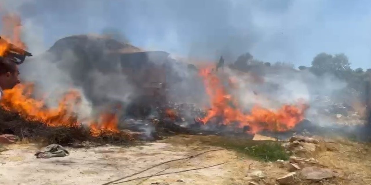 750 yıllık tarihi yapı alev alev yandı: 2 kişi yaralandı