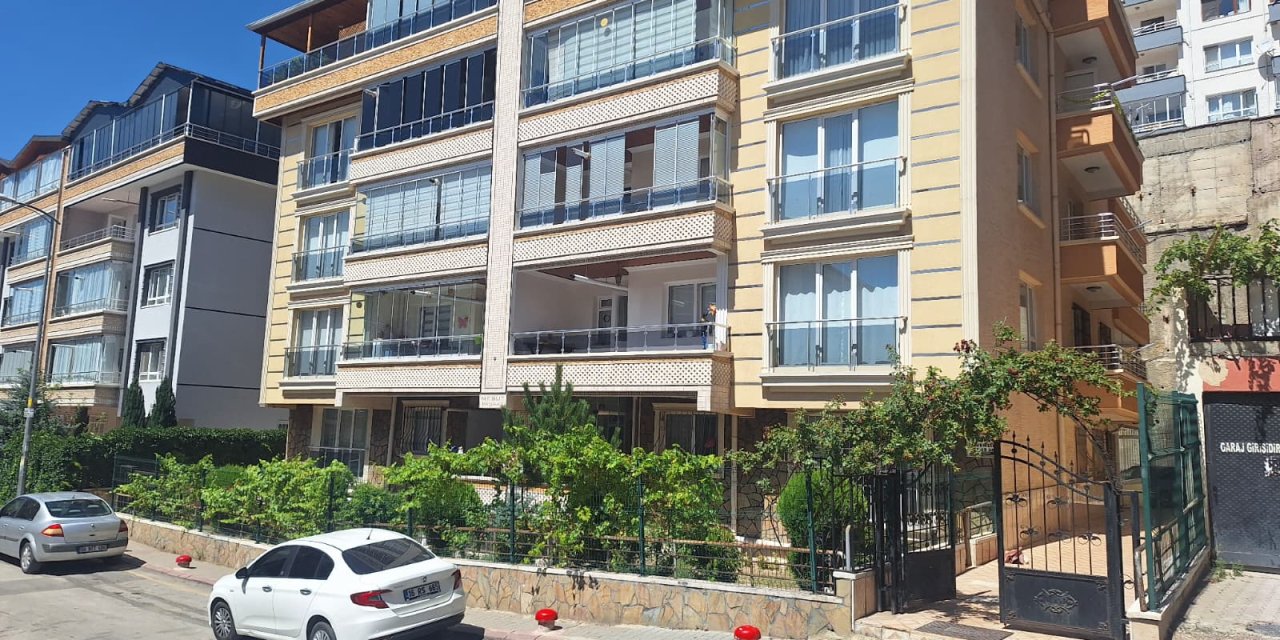 Polis memuru kendisine saldıran köpeği vurarak öldürdü