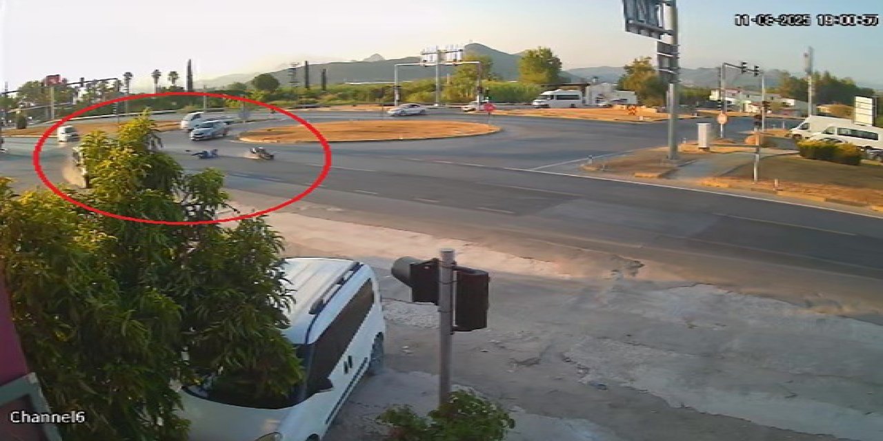 Kırmızı ışıkta geçti, motosiklet sürücüsünü hayattan kopardı