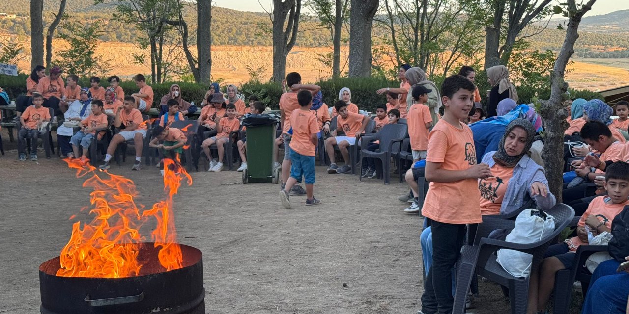 Konya’da kamp ateşi bu kez anne-oğul için yakıldı