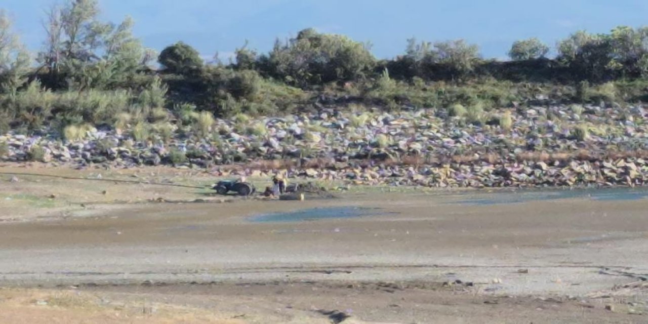 43 yıldır sulama yapılan göletten yürek sızlatan görüntü