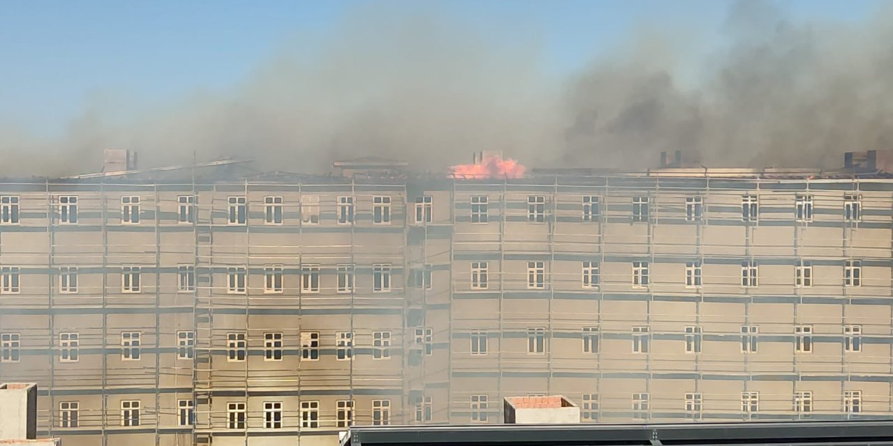Konya’da 6 katlı öğrenci yurdunda yangın çıktı