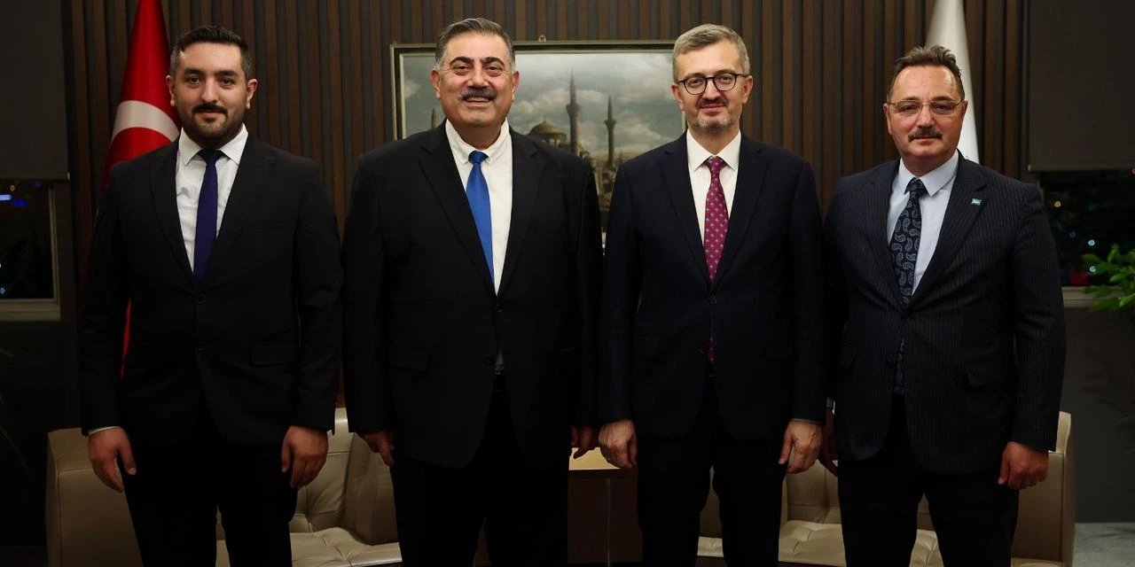 TİMBİR heyeti İletişim Başkanı Burhanettin Duran’ı ziyaret etti