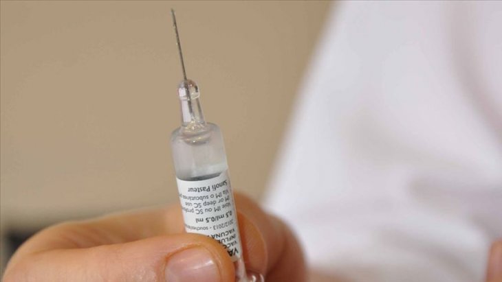 Yeni tip koronavirüse karşı aşı ve ilaç geliştirme çabaları sürüyor