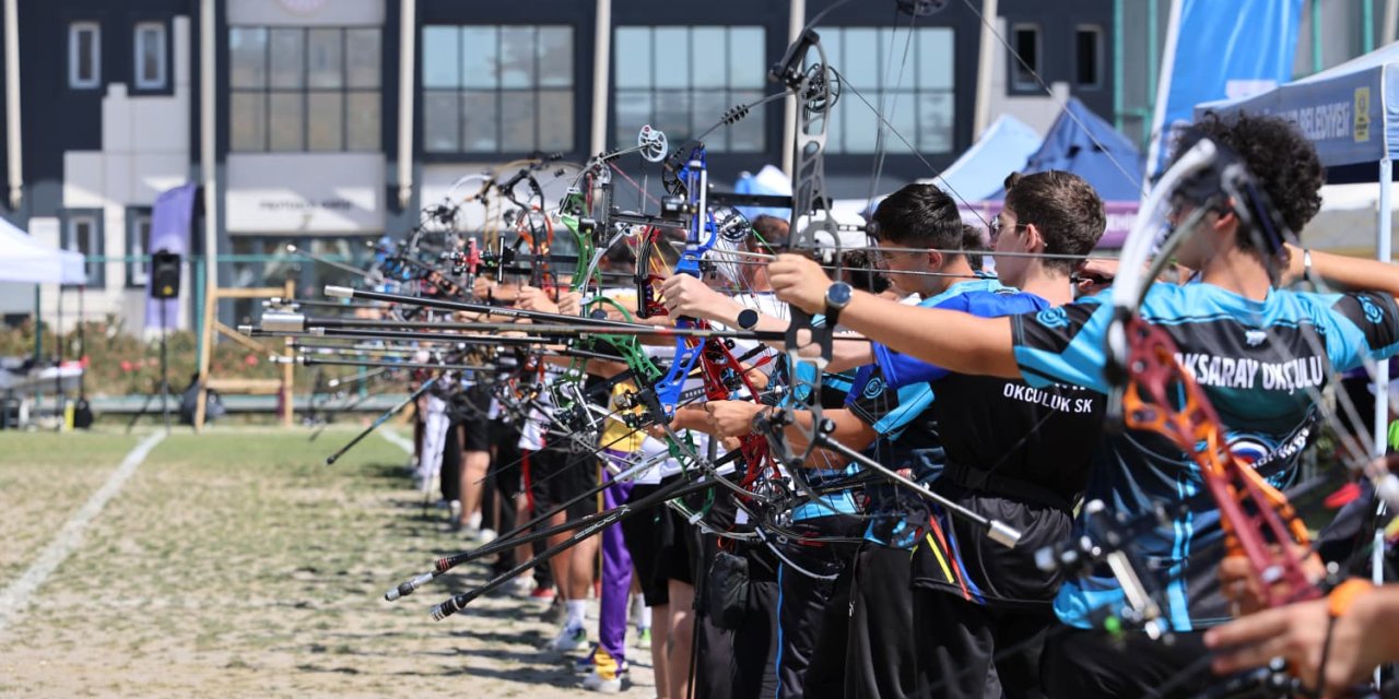 Ata sporu Konya'da can buldu! 561 sporcu ter döktü