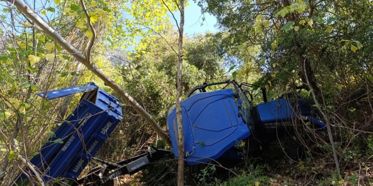 Traktör uçuruma yuvarlandı: 2’si çocuk 5 yaralı var