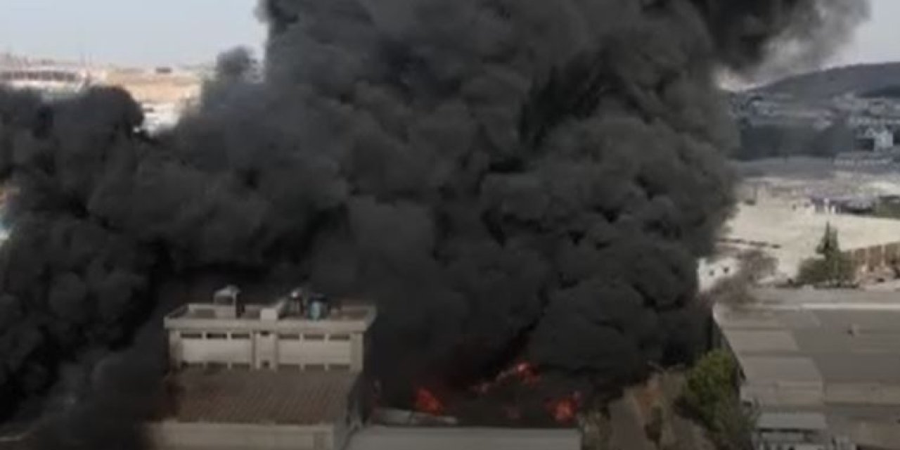 Geri dönüşüm tesisinde yangın çıktı! Ekipler müdahale ediyor