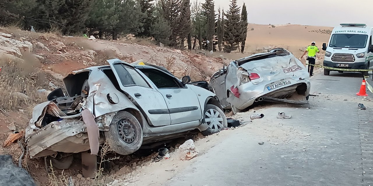 Akşam saatlerinde korkunç kaza: 3 ölü, 3 yaralı