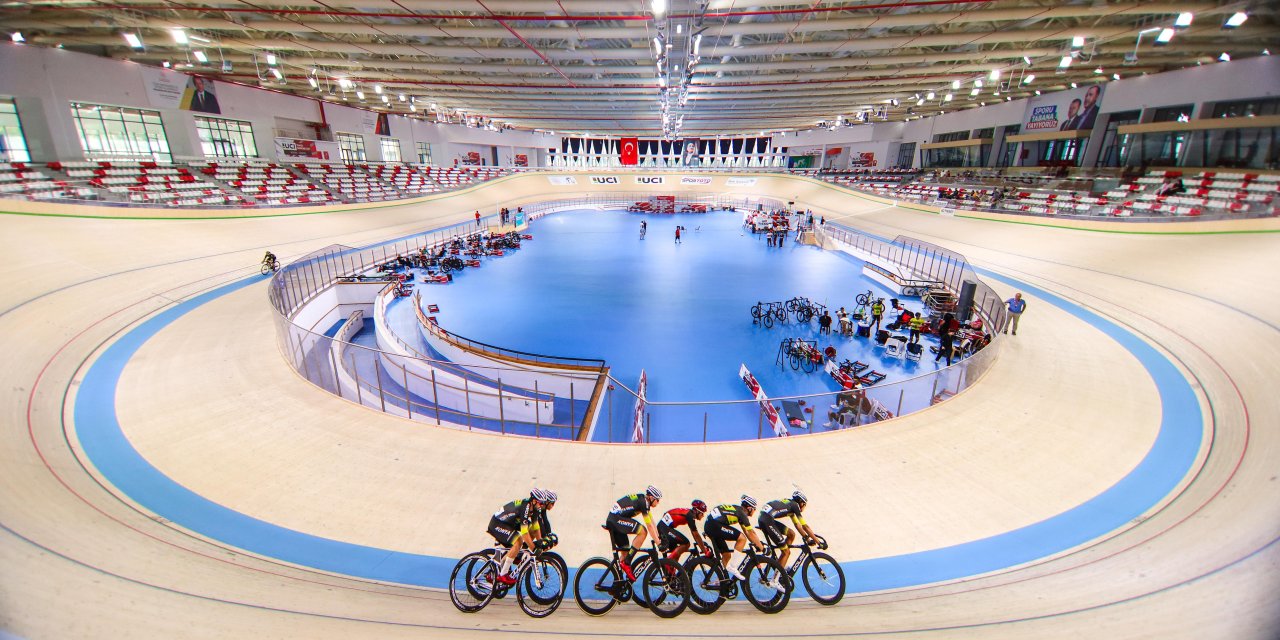 Olimpik velodromda Büyükşehir’den nefes kesen performans