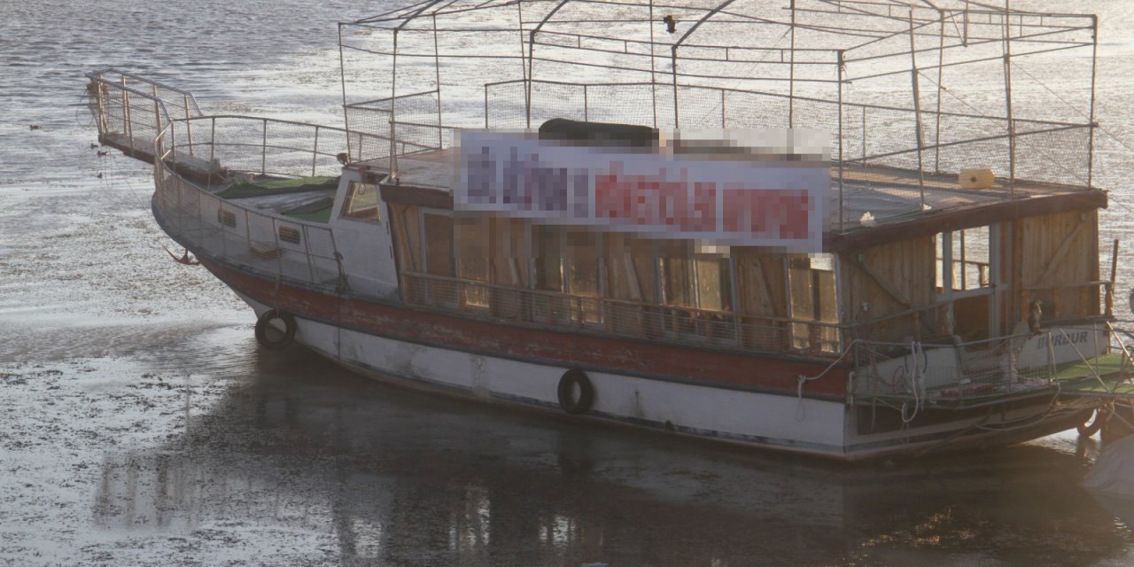 Konya’nın kuruyan gölünde çok konuşulacak pankart