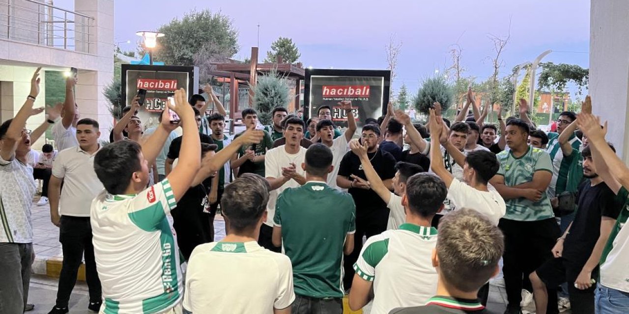 Konyaspor’un yeni transferi Jackson Muleka Konya’da