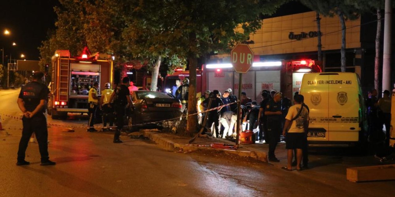 Otomobil ağaca ok gibi saplandı! Doğum gününde hayatını kaybetti