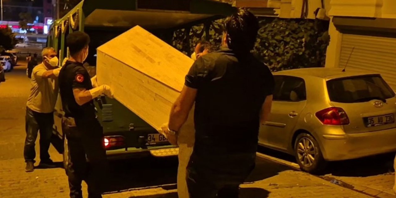 Azerbaycanlı kadın dairesinde ölü bulundu