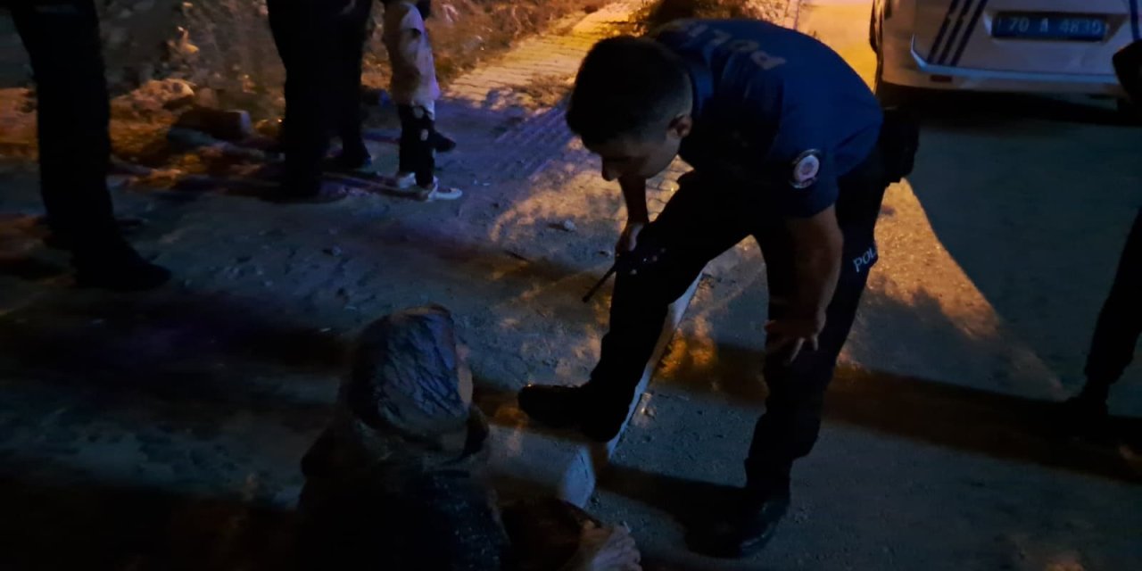 Yaşlı annesine işkence edip eve kilitledi