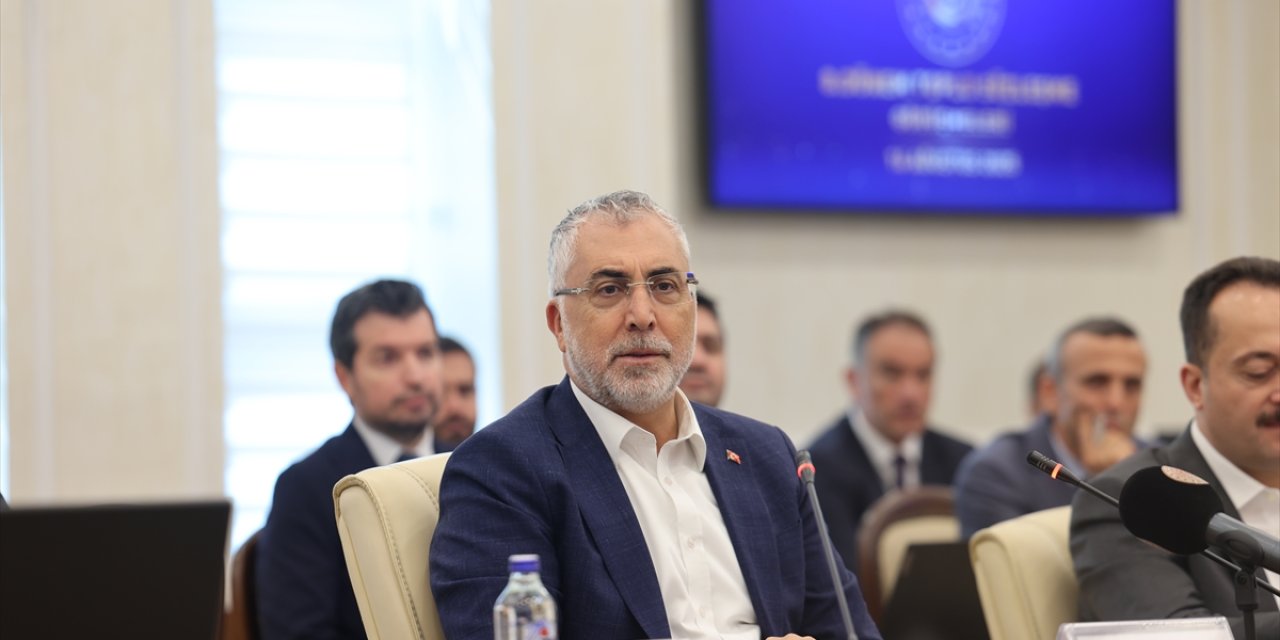 Bakan Işıkhan: Memurumuzu enflasyona ezdirmeyeceğiz