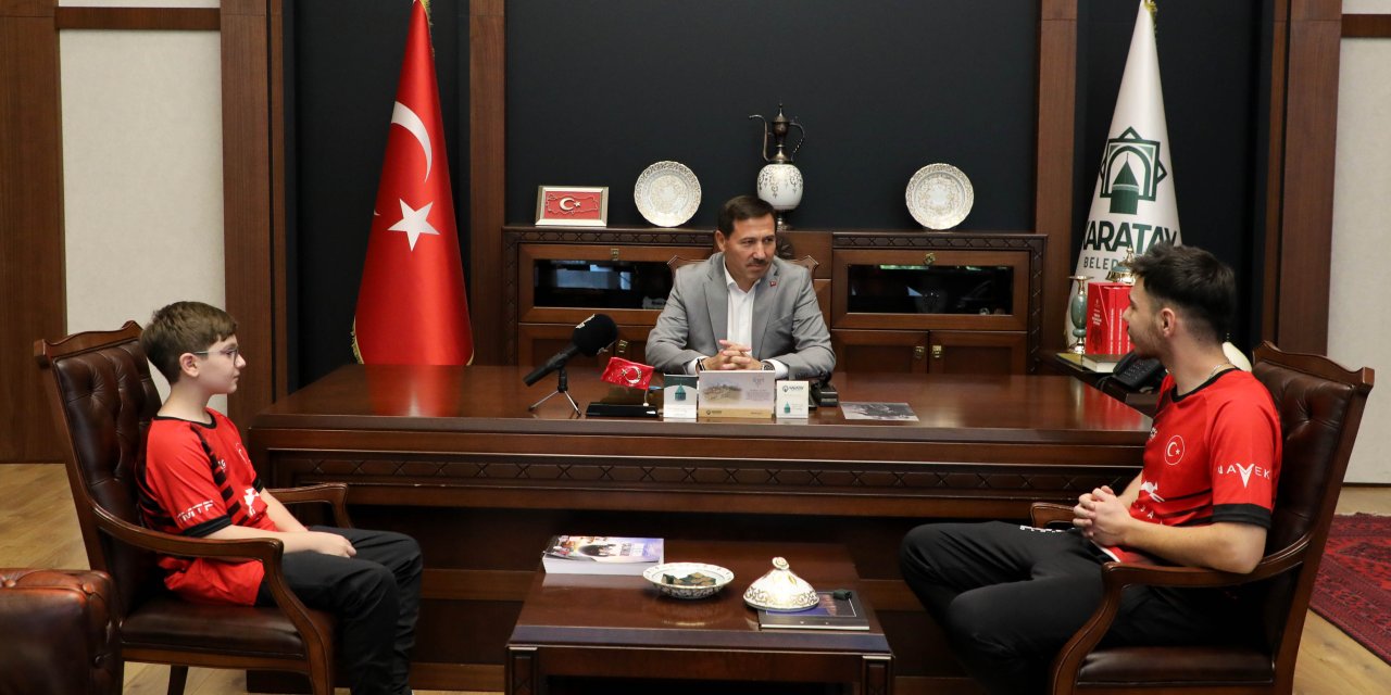 12 yaşında Konya'yı gururlandıran Tahir Efe, Başkan Kılca'yı ziyaret etti