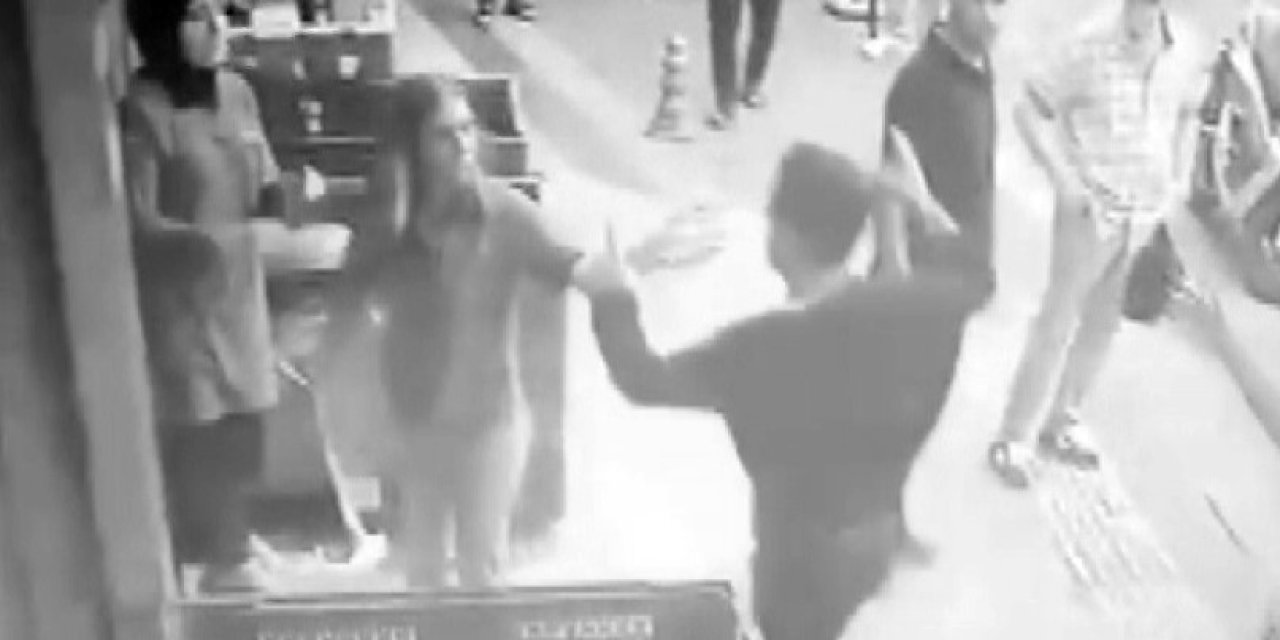 Eski kız arkadaşını darp etti! Ayırmaya çalışanı bıçakladı