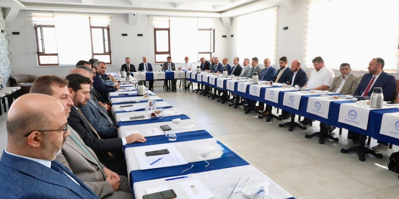 Konya Valisi İbrahim Akın ilçe müftülerini topladı