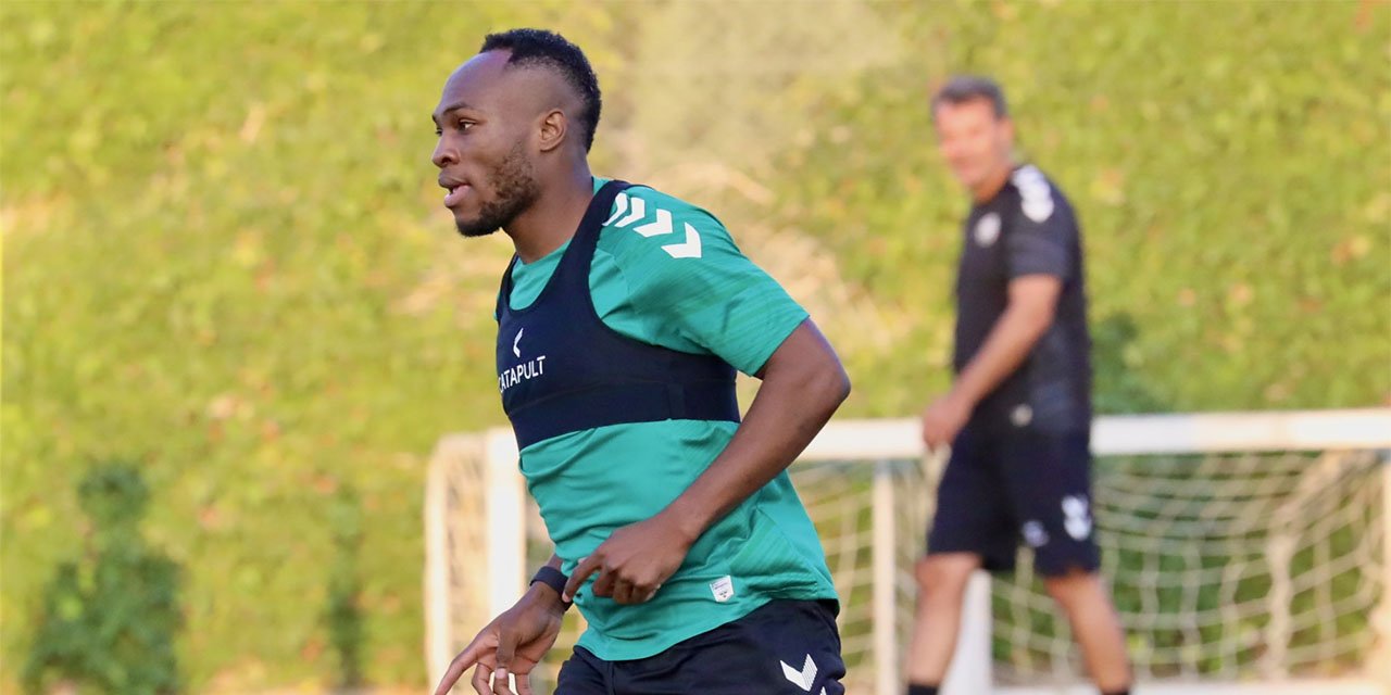Muleka, Konyaspor’a imzayı atar atmaz antrenmana çıktı