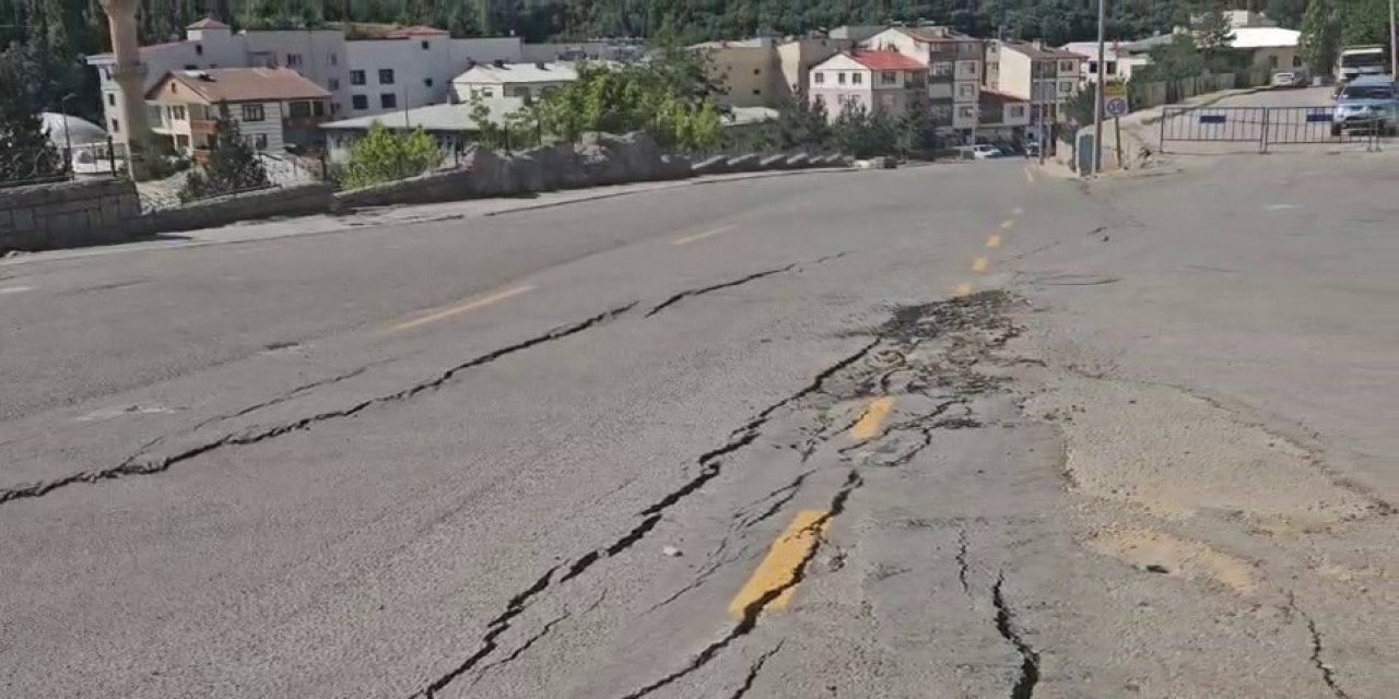 Erzurum'da heyelan! 70 ev boşaltıldı