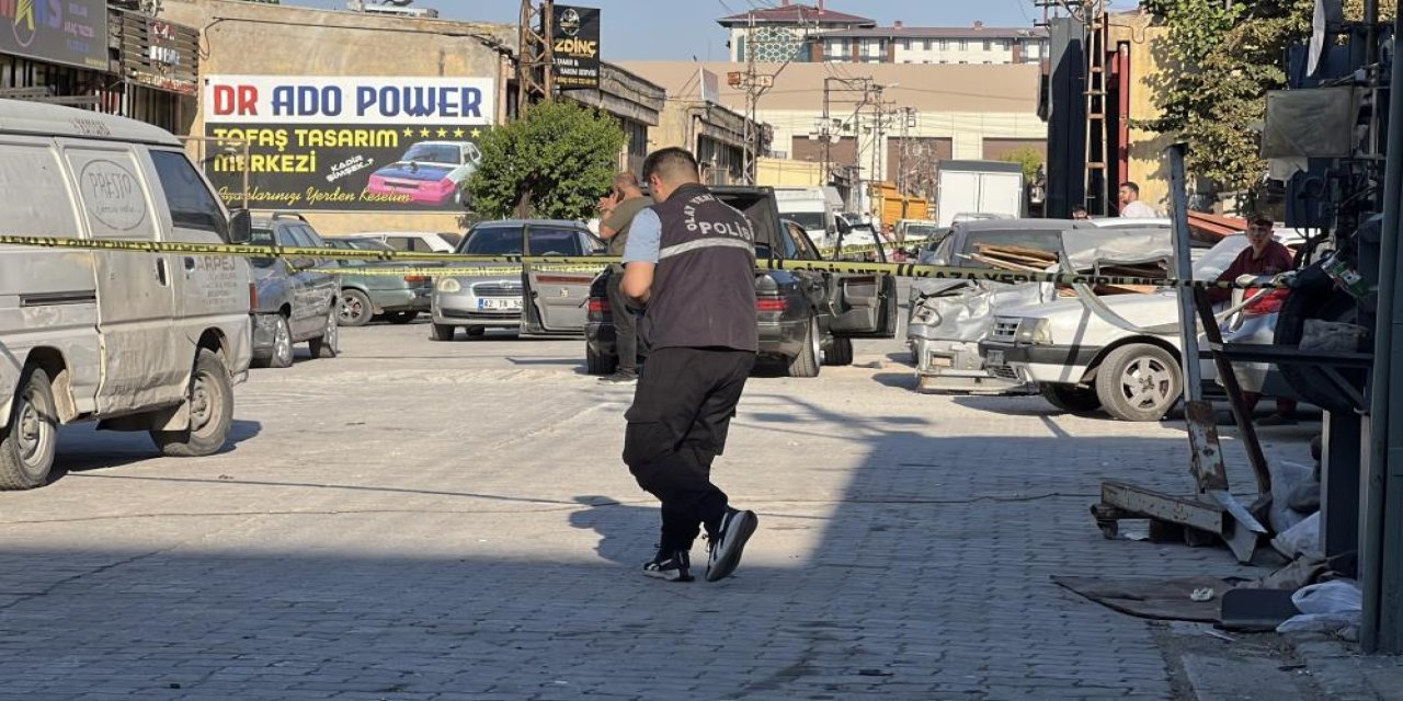 Konya’da müşteri - tamirci kavgası! Parmağı koptu