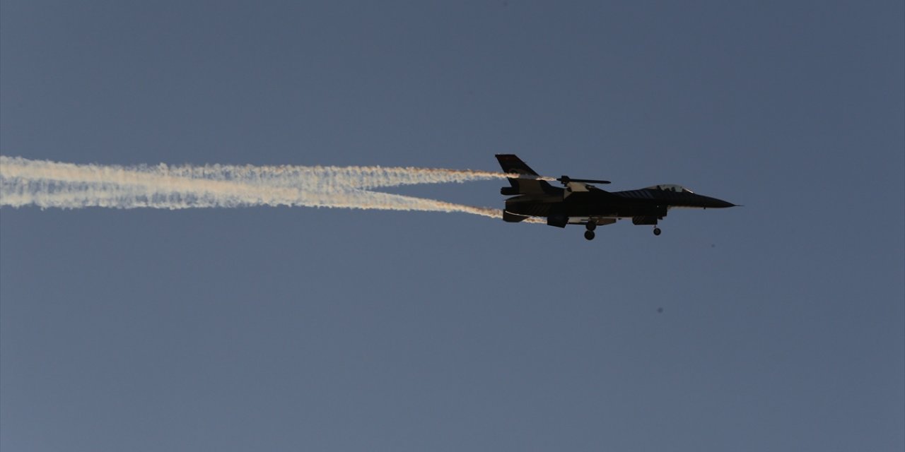 Bilim ve gökyüzü Konya’da buluştu, SOLOTÜRK nefes kesti