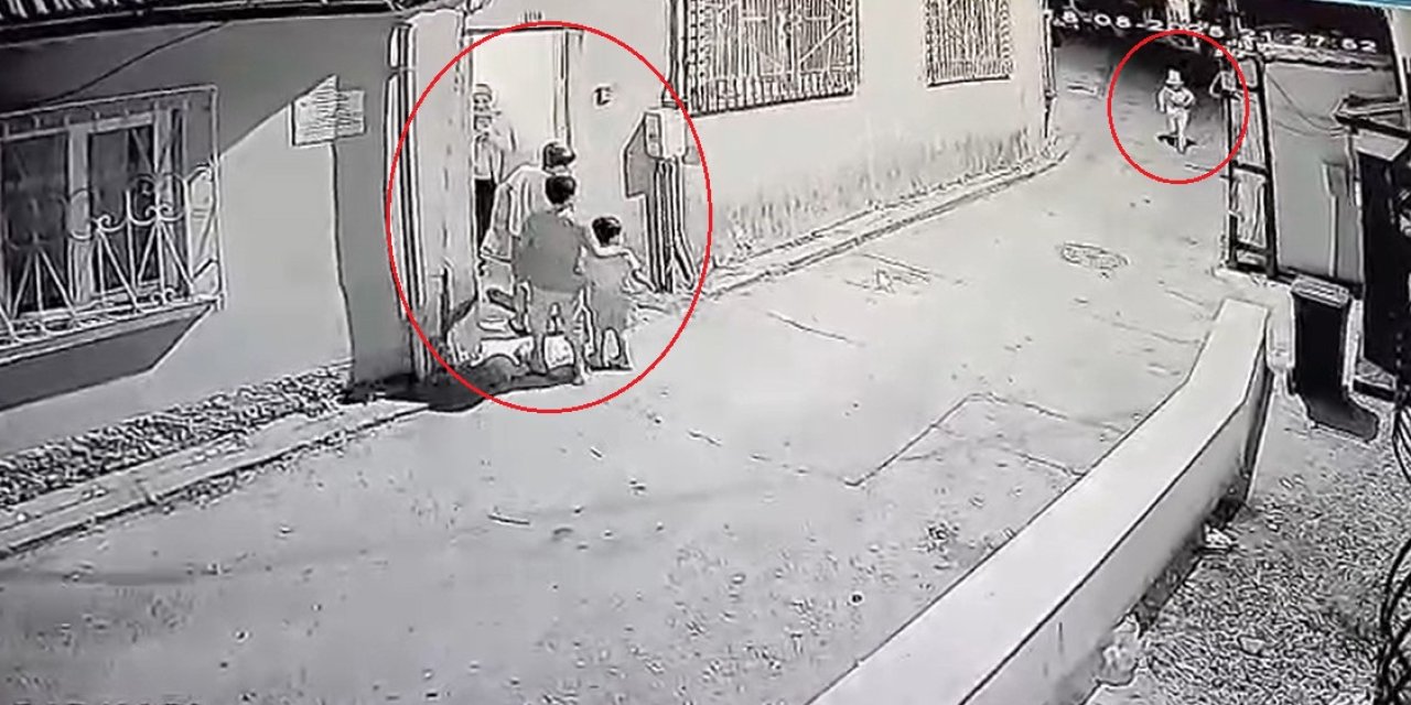 Mahallelinin palyaço kabusu! 2 anne ve çocukları eve sığındı