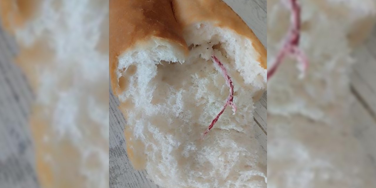 Ekmeğin içinden çıkanı görünce şok oldu