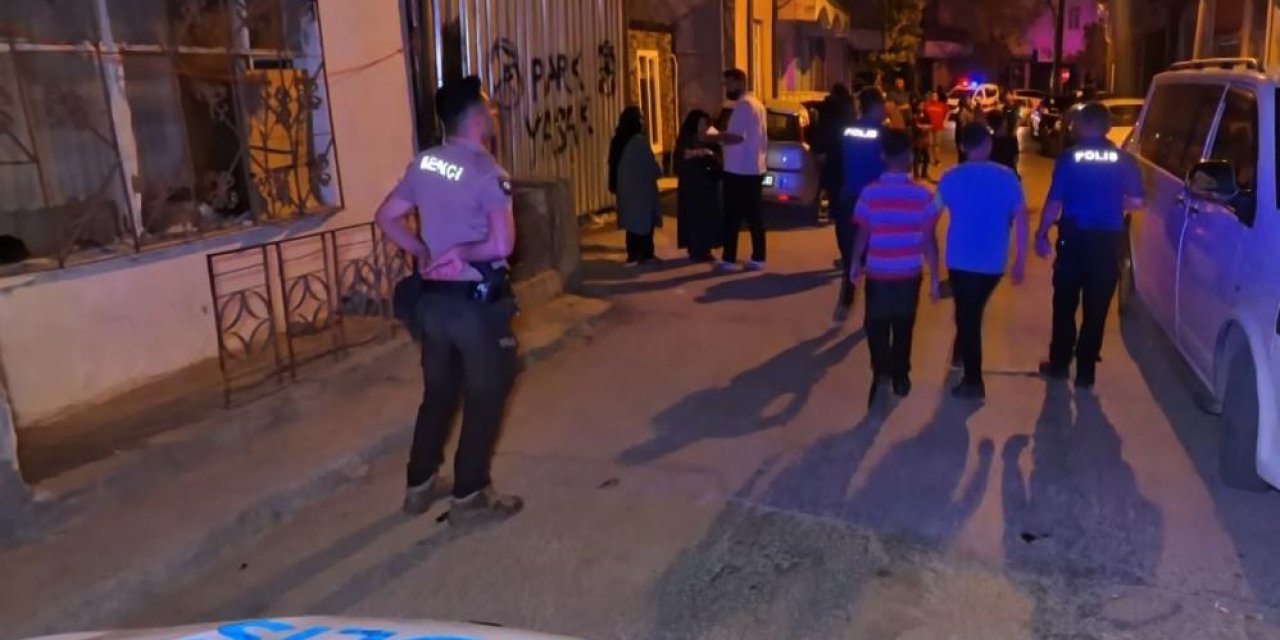 Sokak ortasında sevgilisinin kardeşi tarafından bıçaklandı