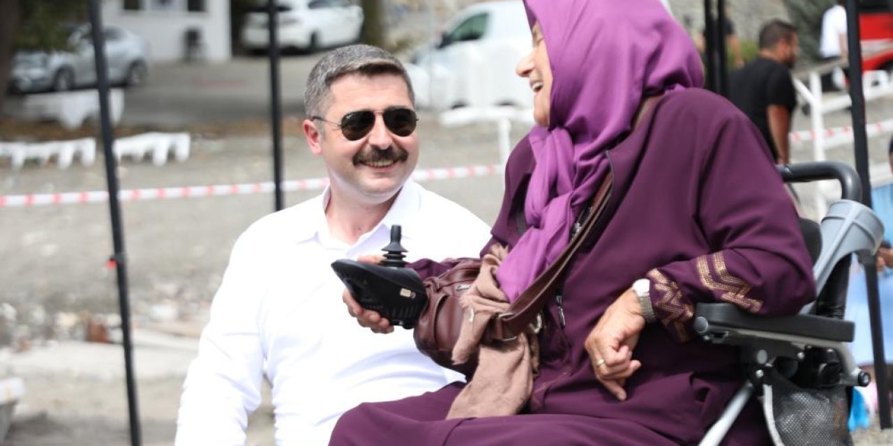 Engelli kadının hayali gerçek oldu! 76 yaşında ilk kez denizi gördü