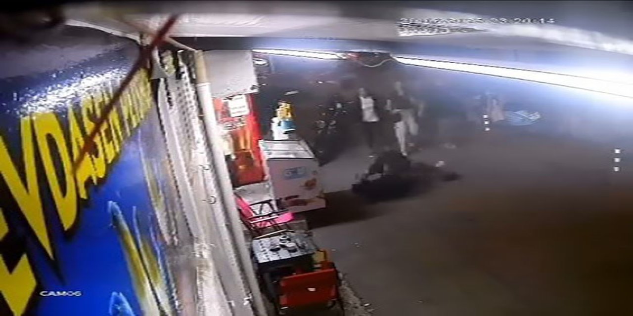 Adam kavgasına kadın tekmesi