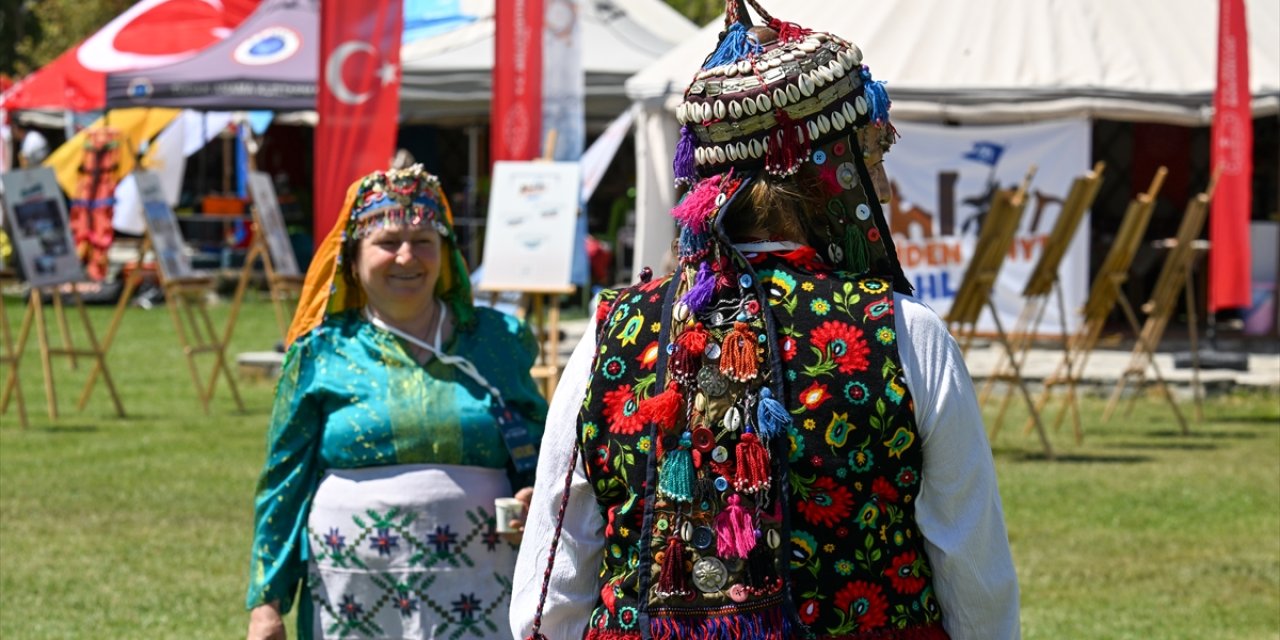 Konya’dan giden ekip zafer kutlamalarına renk kattı