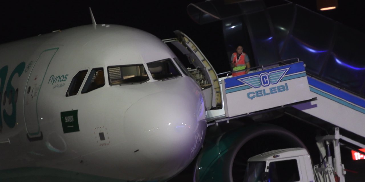 Trabzon–Cidde seferini yapan uçak acil iniş yaptı