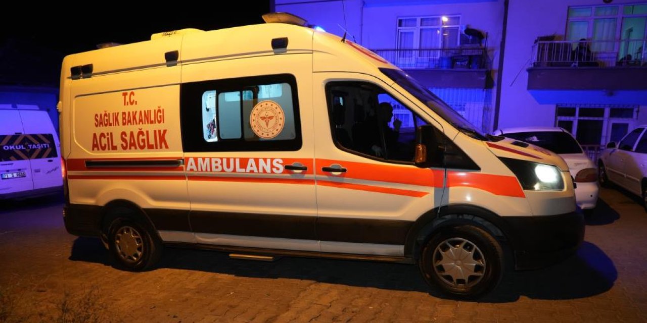 Alkollü genç tartıştığı babasını darp etti