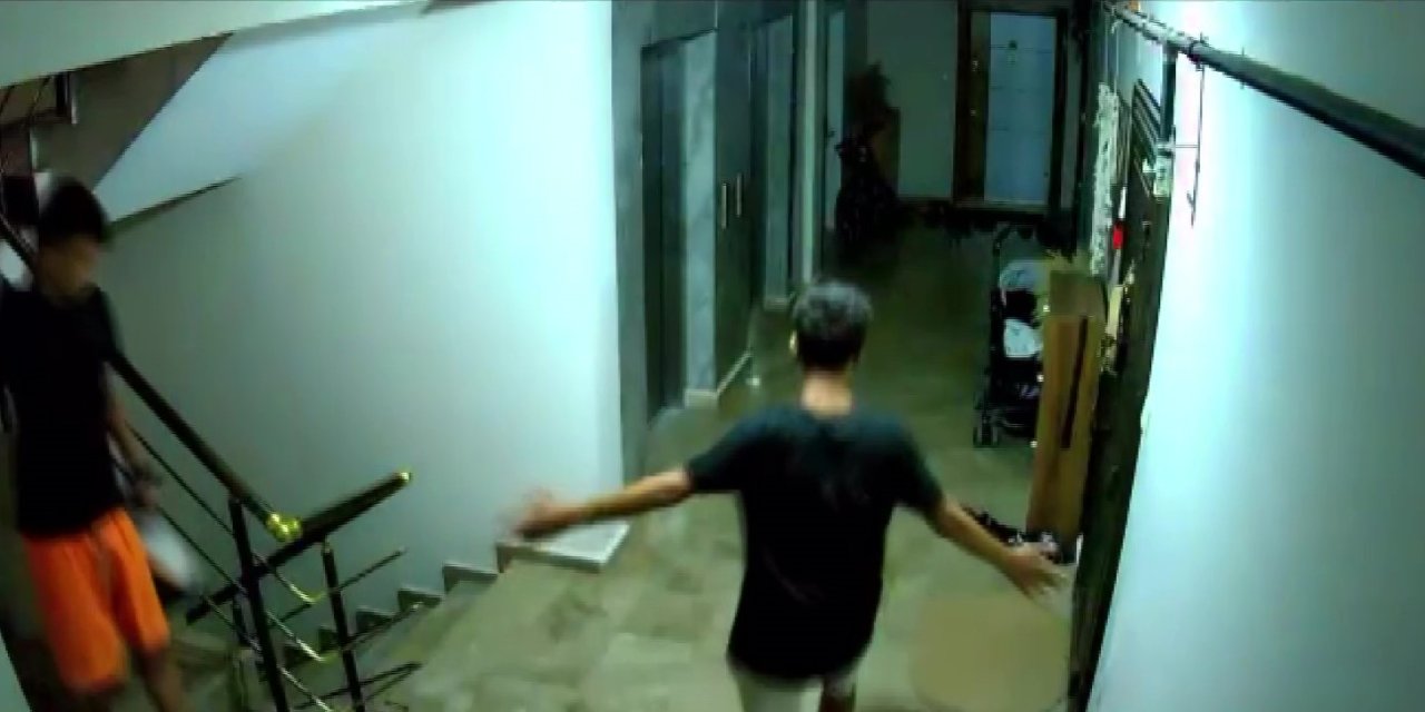 Göbek atarak ayakkabıları götürdüler