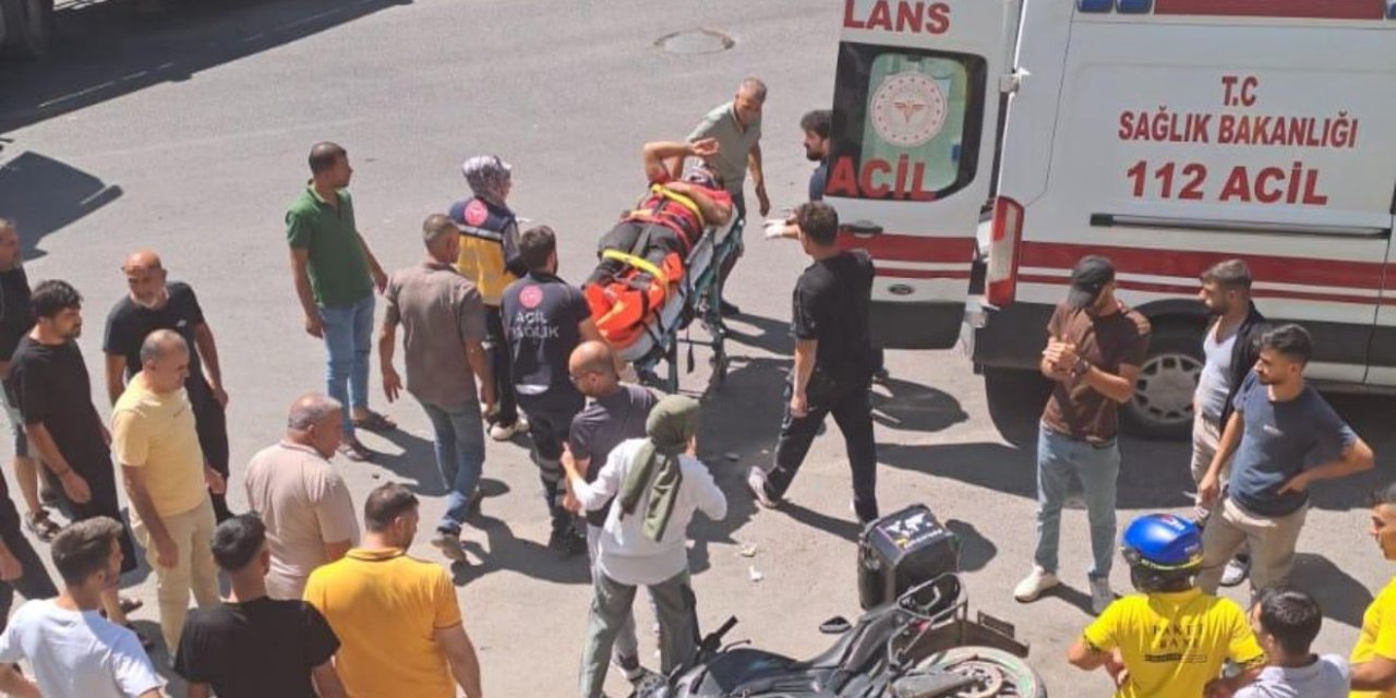 Kampüs yolunda kaza! TIR ile motosiklet çarpıştı